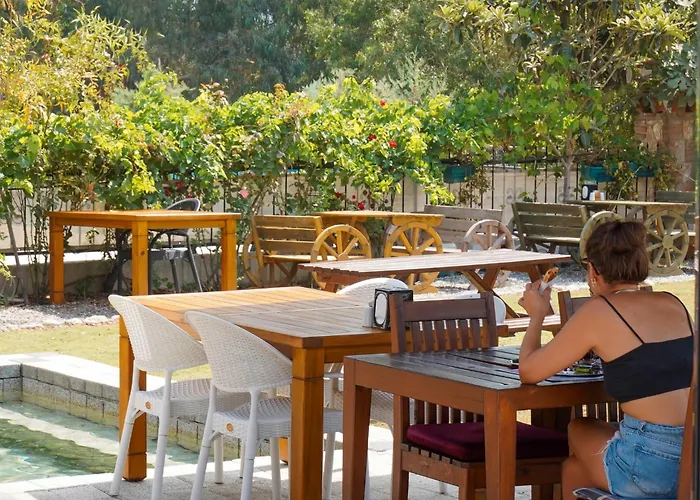 Akyaka Nehir Butik *